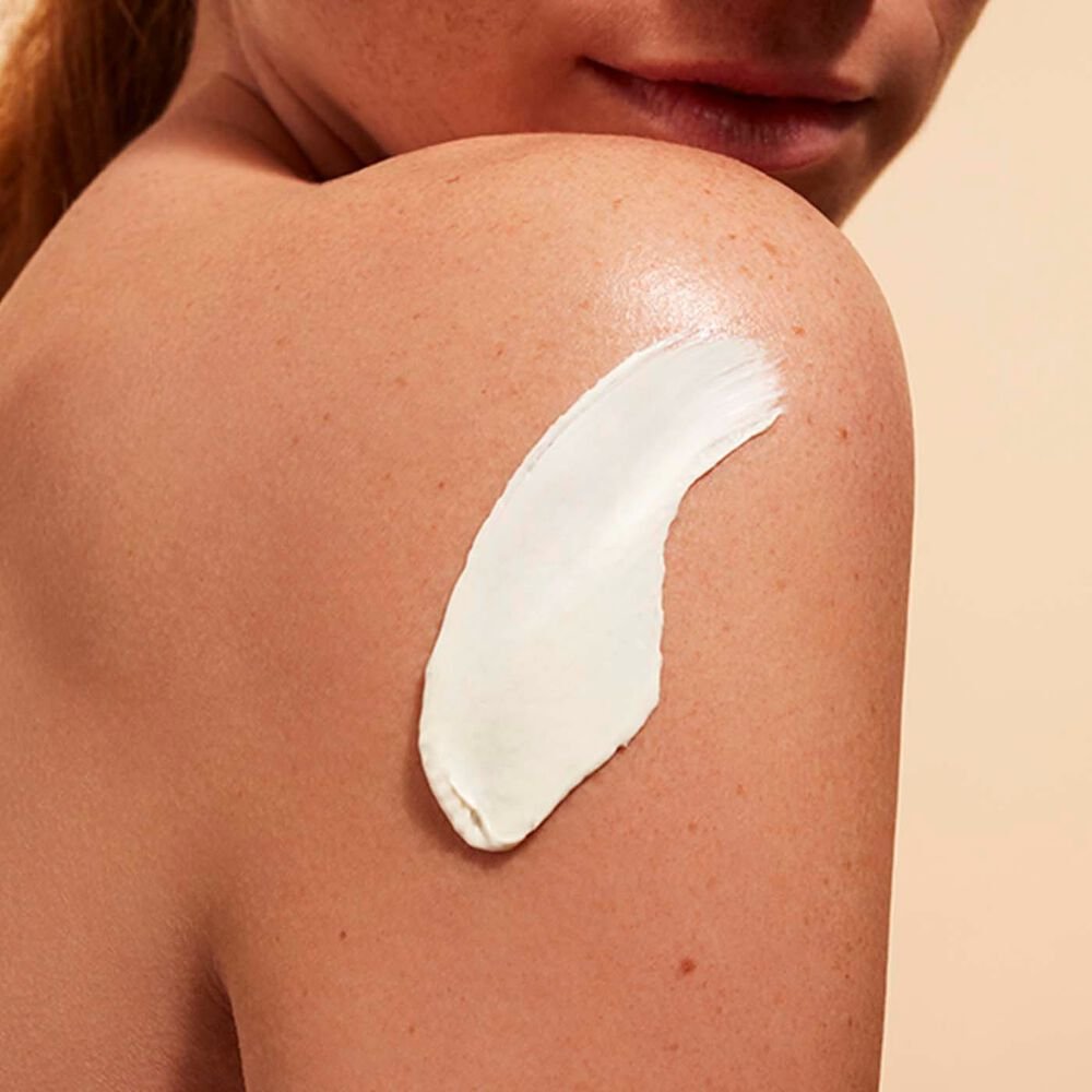 Clarins SPF 50+ Youth Protecting Sunscreen Very High Protection 50ml